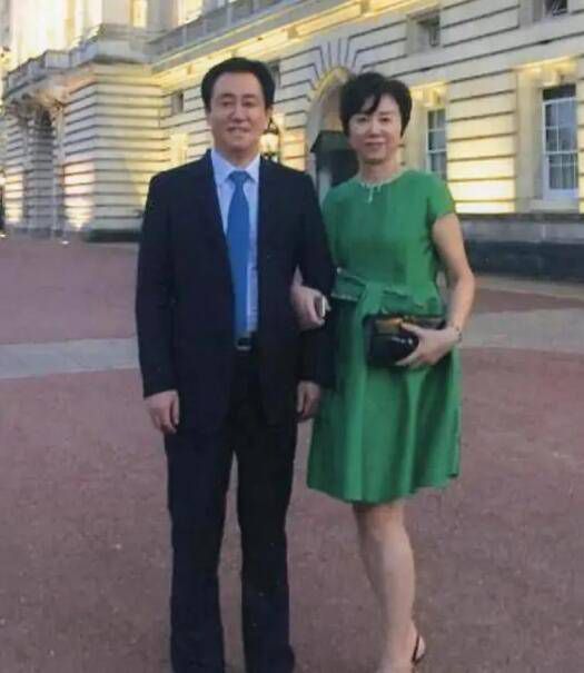 从小被淫药涂抹调教h